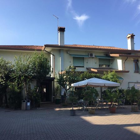 Aparthotel Manfre Vedelago  Exteriér fotografie